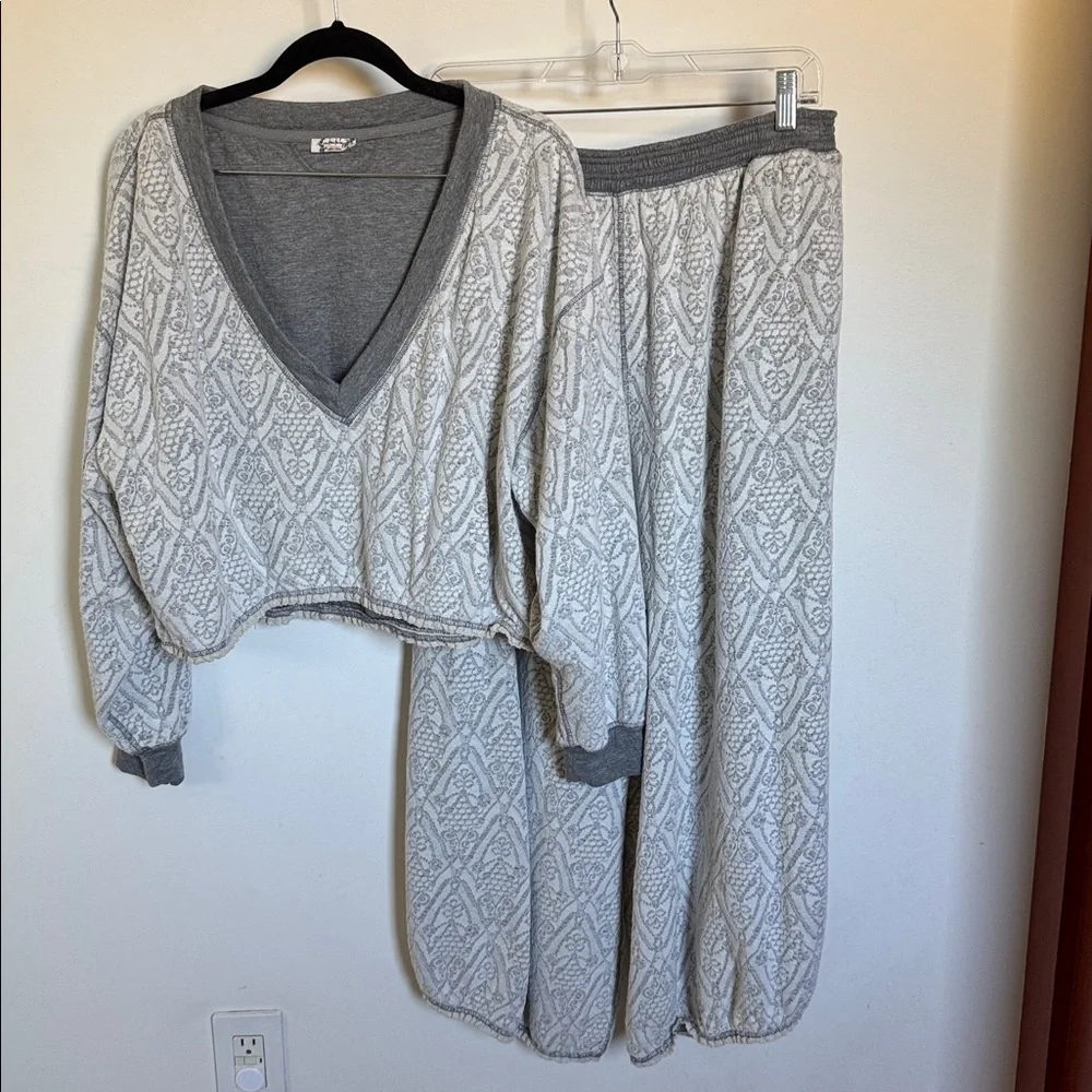 Free People Fingers Crossed Lounge Pants and Pullover never worn excellent cond - Picture 6 of 6